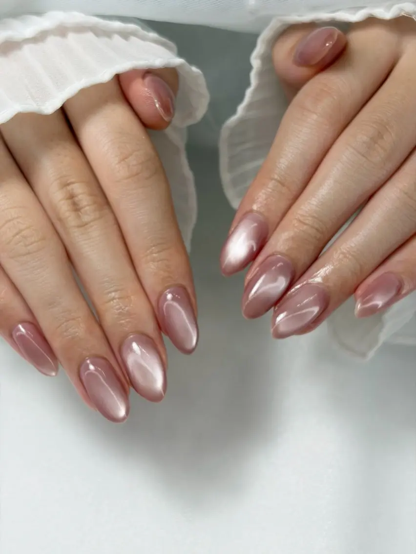ネイル 氷ネイル・うるうるネイル キラキラネイル マグネットネイル オフィスネイル ピンク ハンドネイル iro+ nailのネイルデザイン