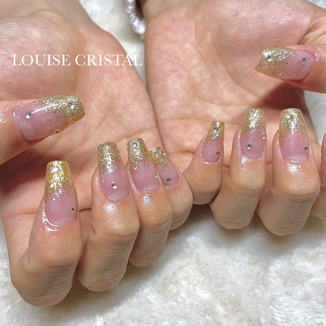 ネイル ハンドネイル LOUISE CRYSTALのネイルデザイン