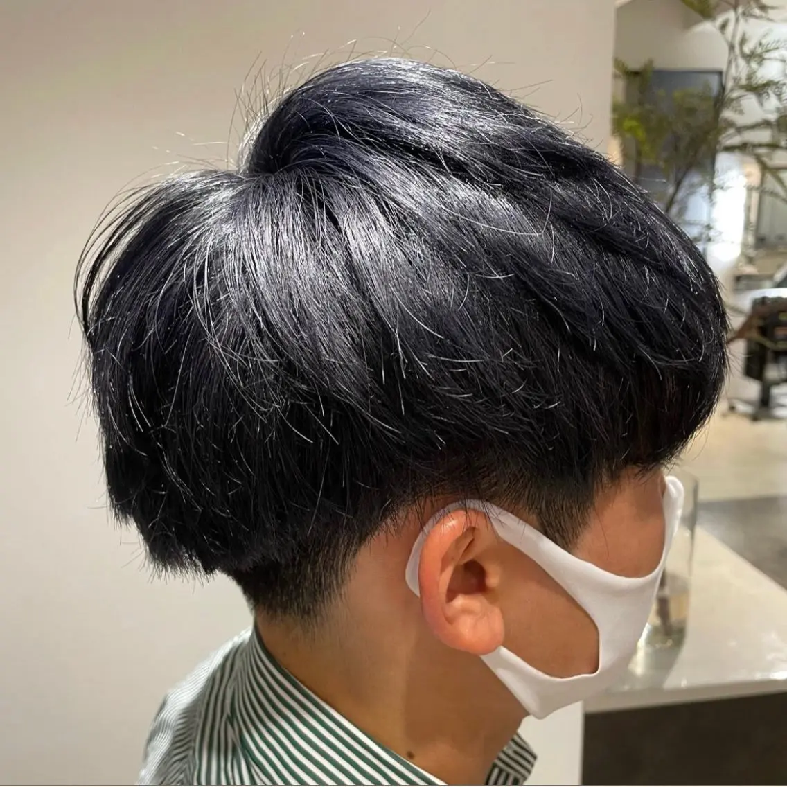 ショート カラー メンズ 黒髪 ブルーカラー ブルーブラック HARUKA 🤍のヘアスタイル