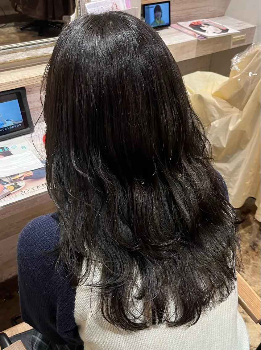 セミロング カラー グレージュ オリーブグレージュ オリーブグレー ヘアカラー 透明感カラー/パーマ 🌀アオノのヘアスタイル