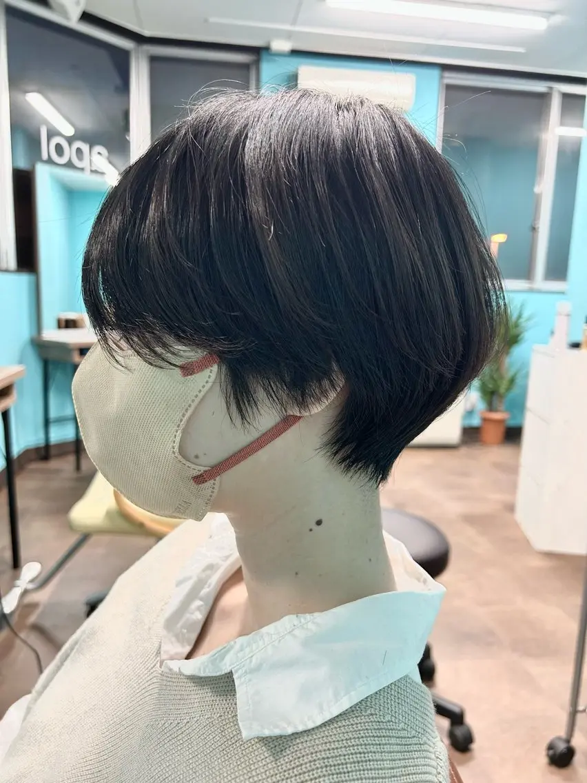 ショート くびれヘア ショートヘア 小顔垢抜けレイヤー/ ハイトーン/YUTOのヘアスタイル