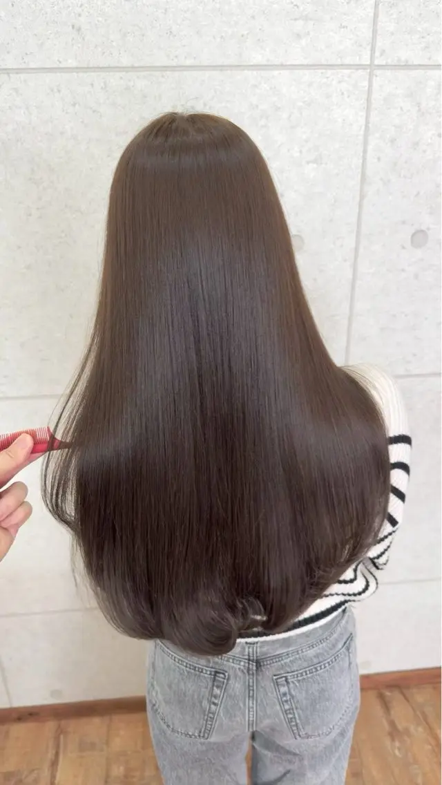 カラー Hip's eyes meiのヘアスタイル