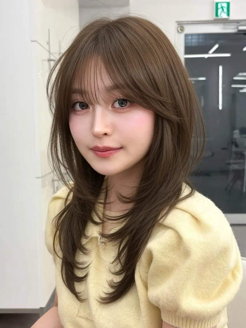 ミディアム 韓国風ヘア レイヤーカット 小顔カット 韓国ヘア／レイヤー／ 顔周り🎀もかのヘアスタイル