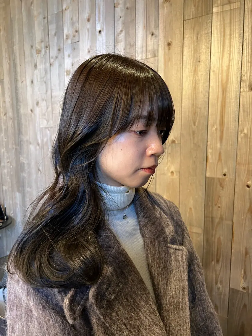 セミロング カラー グレージュ オリーブグレージュ オリーブグレー レイヤーカット beleefric 🩵チセのヘアスタイル