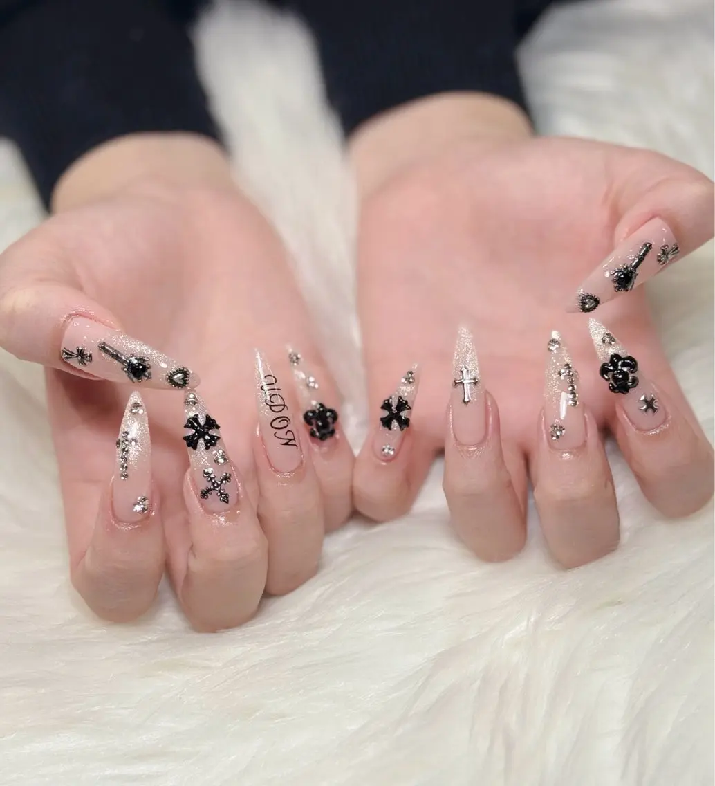 ネイル オーロラネイル チークネイル フットネイル フレンチネイル ジェルネイル ハンドネイル Nichi Nailsのネイルデザイン