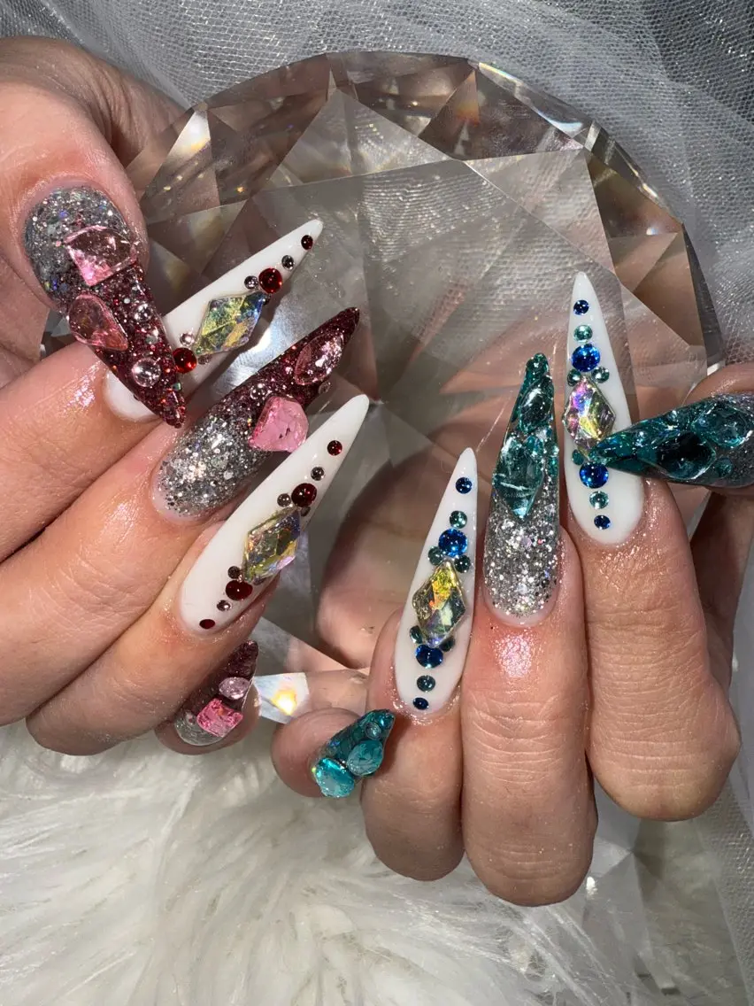 ロング ハンドネイル BINERVA nail salonのネイルデザイン
