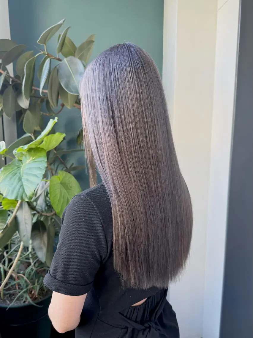 ロング カラー ヘアカラー BEHIND THE CURTAIN りこのヘアスタイル