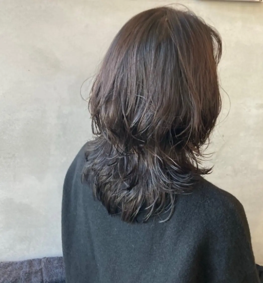 ミディアム パーマ ミディアムパーマ レイヤーカット vahan✂︎ 小林未果🕊のヘアスタイル