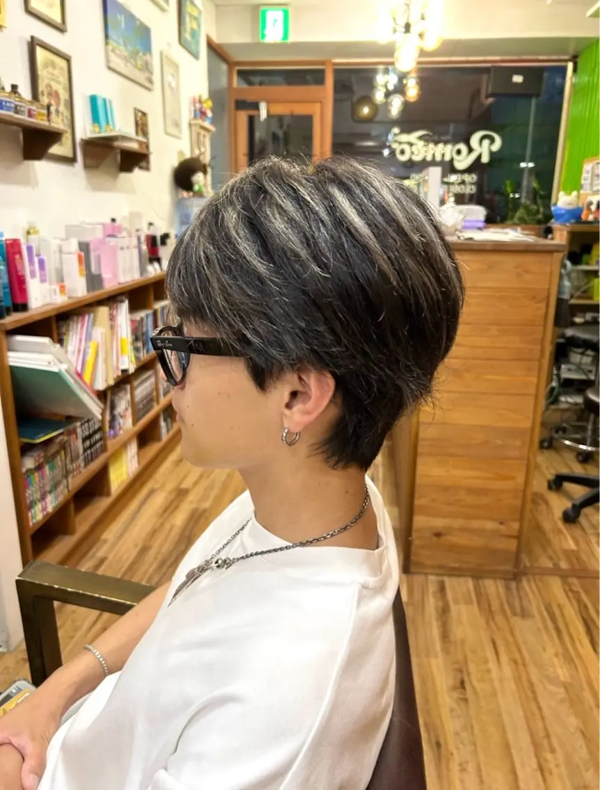カラー メンズ メンズハイライト ハイライトカラー ヘアカラー コイエ カレンのヘアスタイル