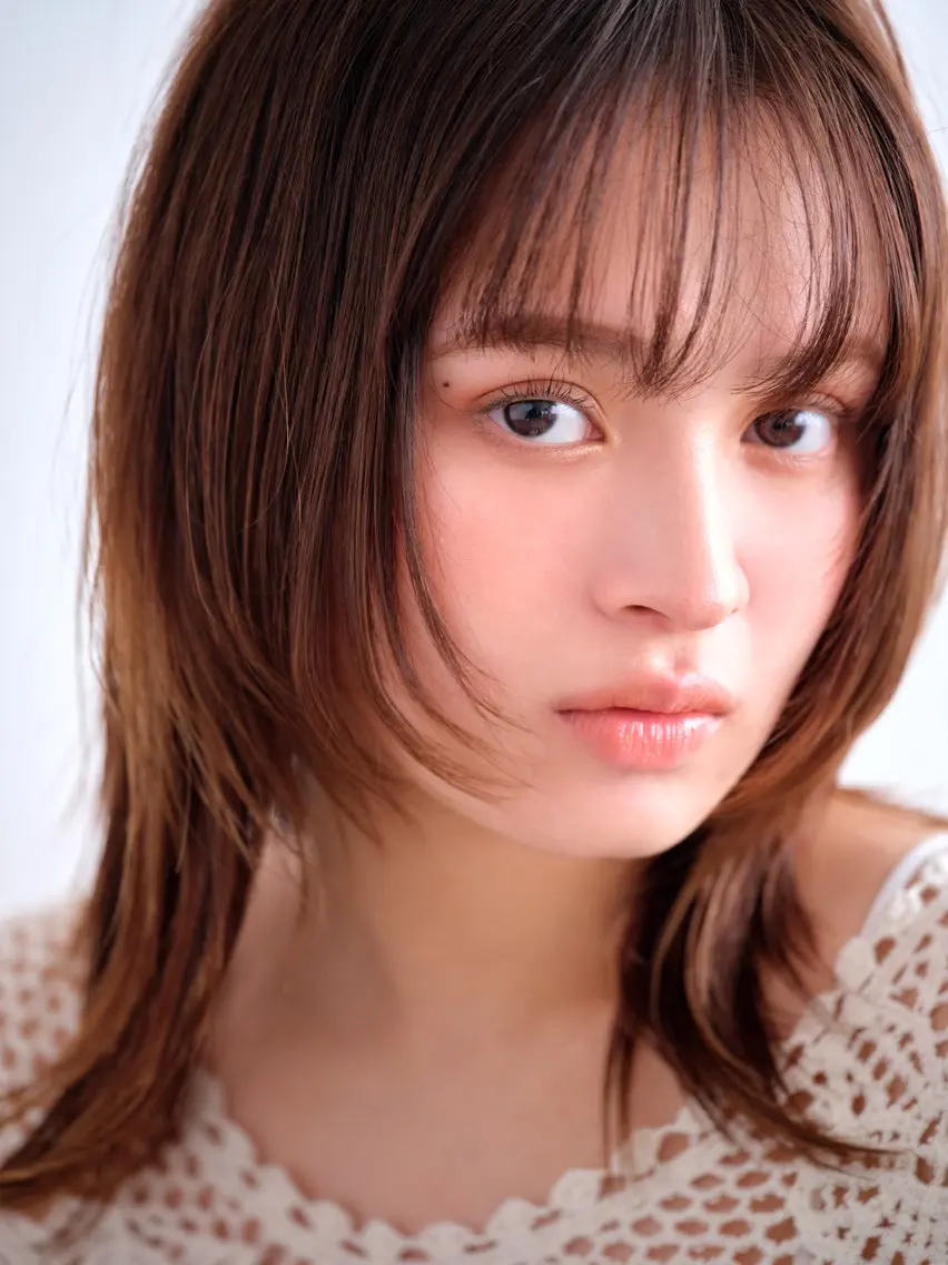 ミディアム manarino マナリノバイリトルのヘアスタイル