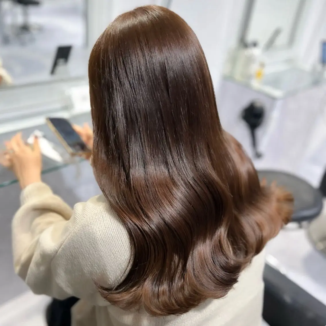 ロング カラー 🫧うる艶トレンド 🫧透明感カラーのヘアスタイル