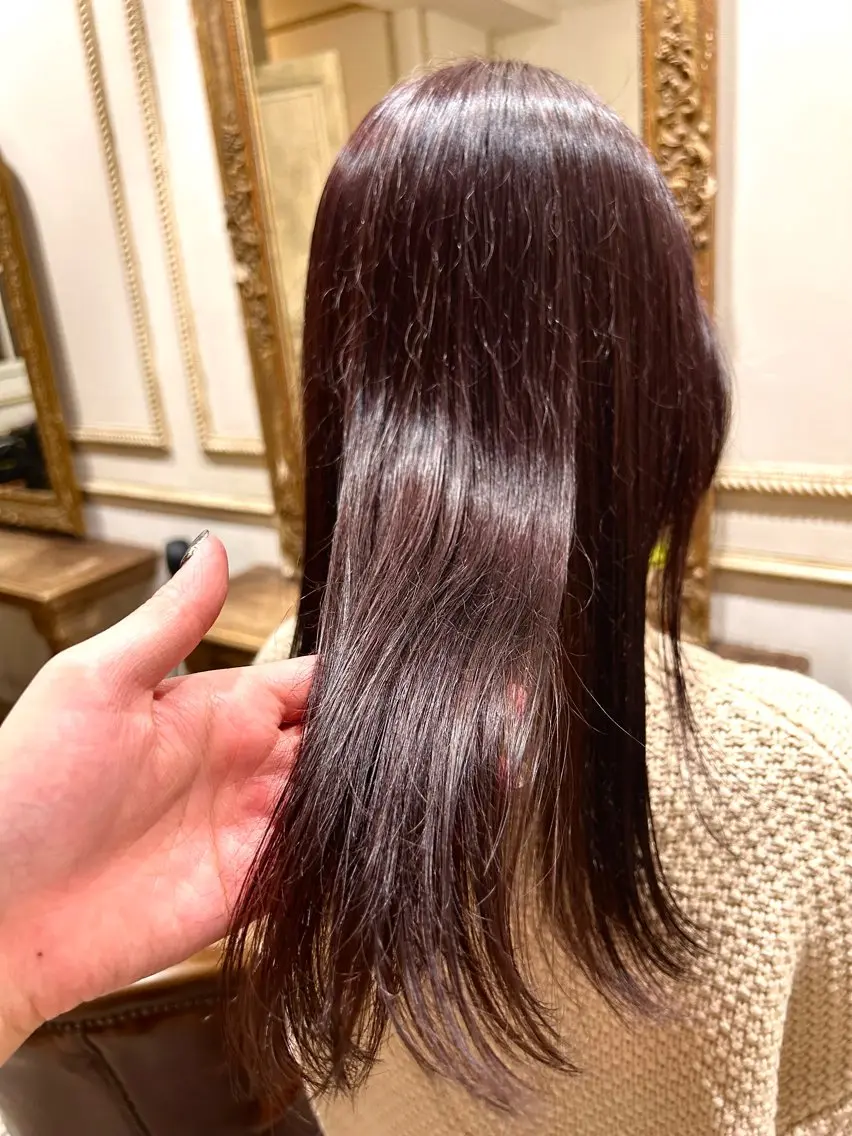 ミディアム ラベンダーブラウン 樋富 優香のヘアスタイル