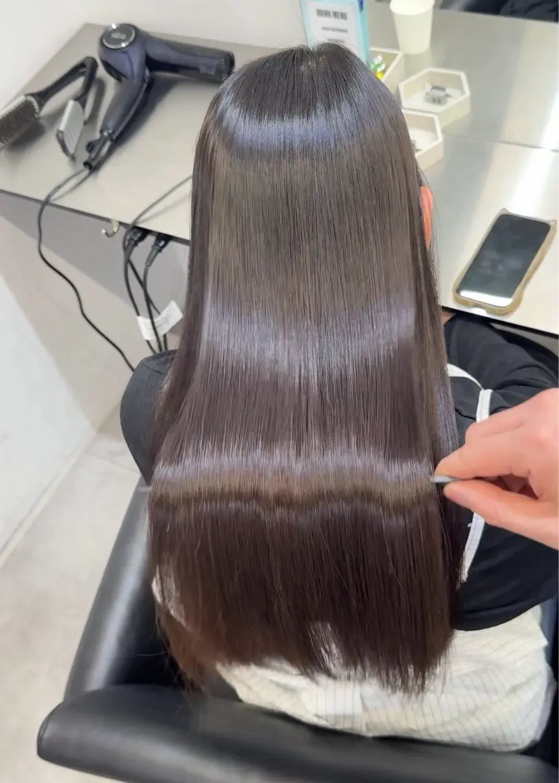 ロング ロングレイヤー 顔まわりレイヤー 髪質改善 韓国風ヘア レイヤーカット カット ヘアカラー 縮毛矯正 トリートメント 髪質改善×縮毛矯正 Core 片山健太のヘアスタイル