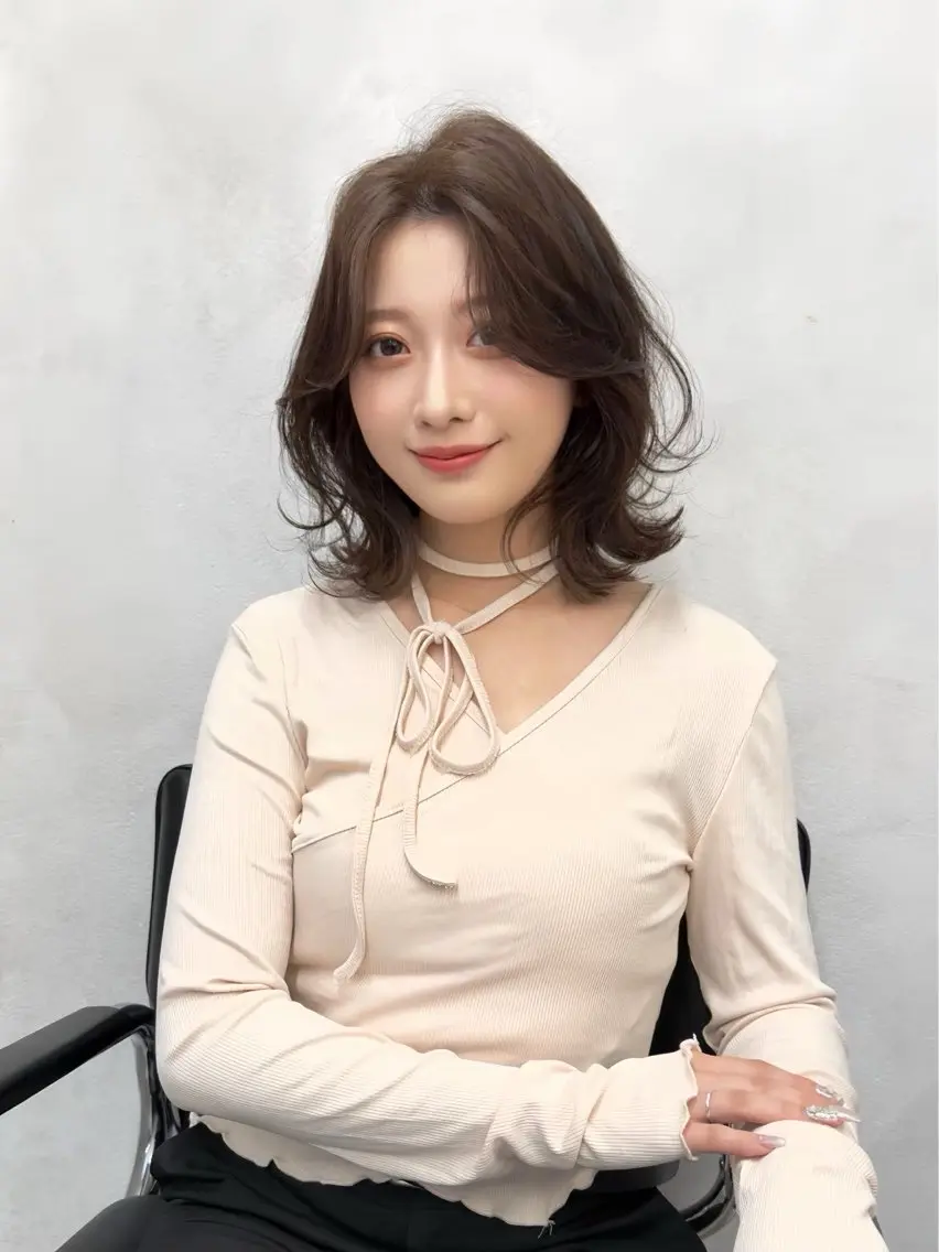 セミロング 髪質改善カラー 🕊️SOMAのヘアスタイル