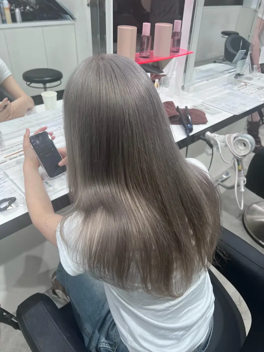 カラー REN🤍ハイトーン ×韓国レイヤーのヘアスタイル