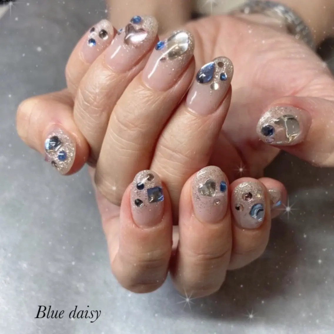 ネイル アートネイル BlueDaisy 栄本店のネイルデザイン