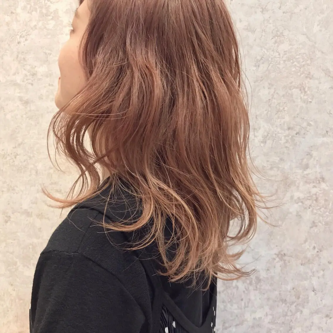 セミロング カラー ベージュカラー ブリーチ ピンクカラー ピンクベージュ ショート特化 /天神大名/ハルナのヘアスタイル
