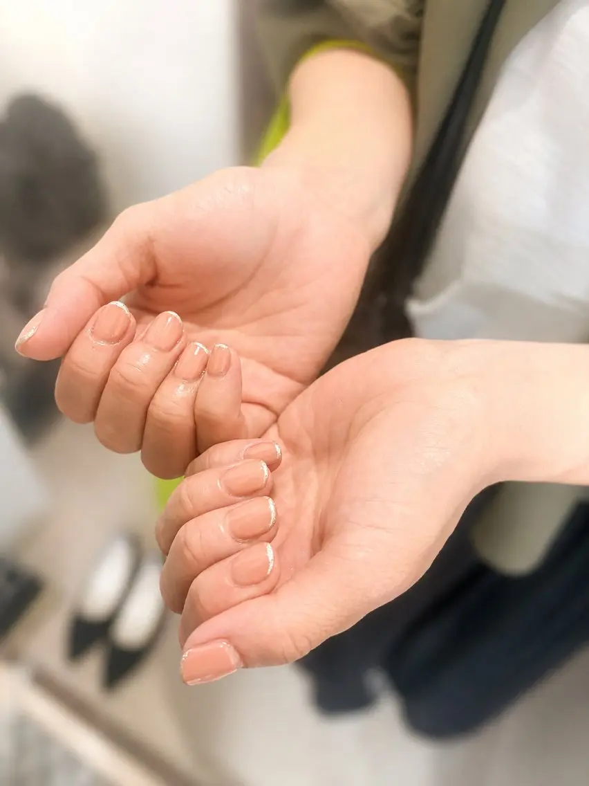 ネイル フレンチネイル ラメ(グリッター) yuko 〜be 高槻店💅のネイルデザイン