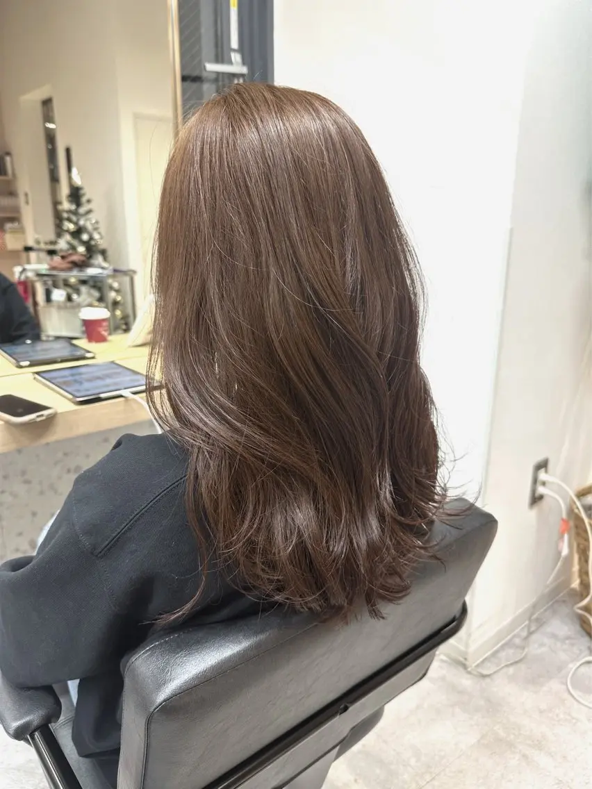 ロング カラー アッシュ ベージュカラー ブリーチ 透明感カラー ダブルカラー 透明感カラー🩵 レイヤーカット/韓国のヘアスタイル
