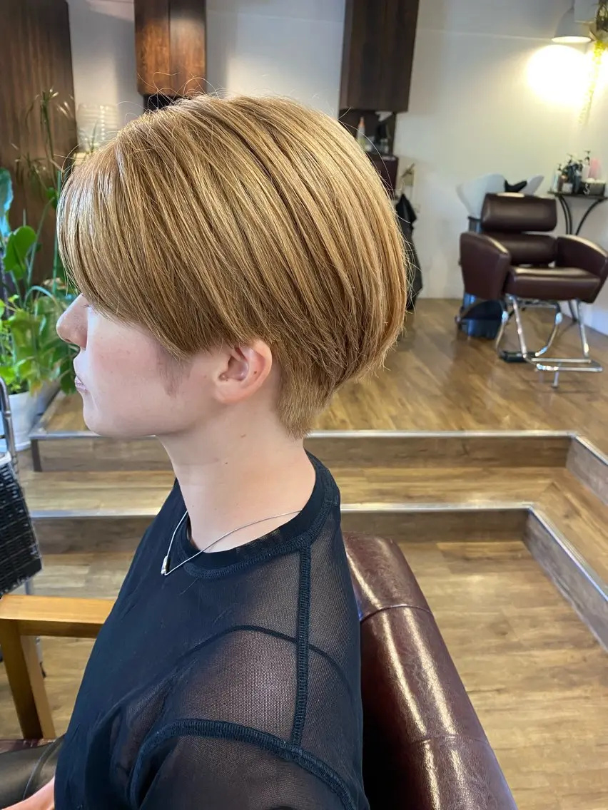 ショート カラー 中山 明子のヘアスタイル