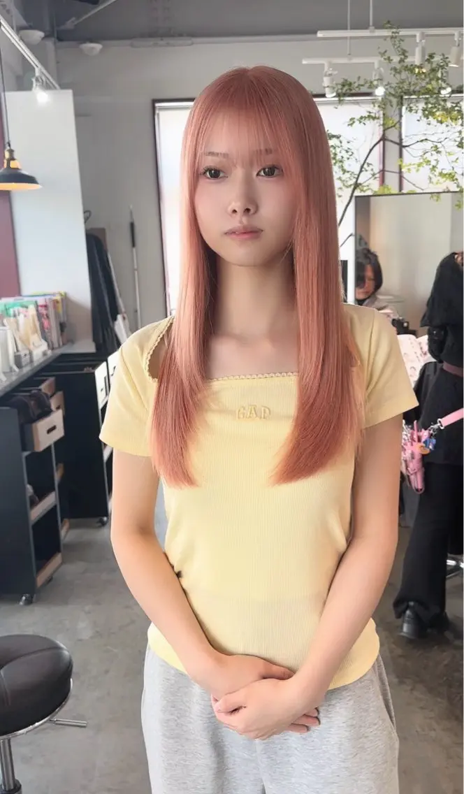 セミロング くびれヘア 顔まわりレイヤー 顔周りカット ハッシュカット 髪質改善 似合わせレイヤー 手塚亮汰のヘアスタイル