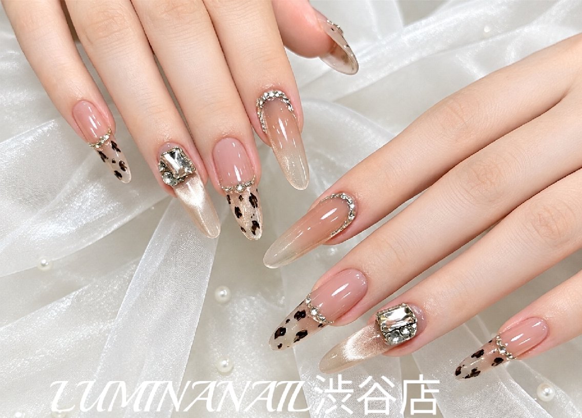 セミロング LUMINA NAIL渋谷店のネイルデザイン