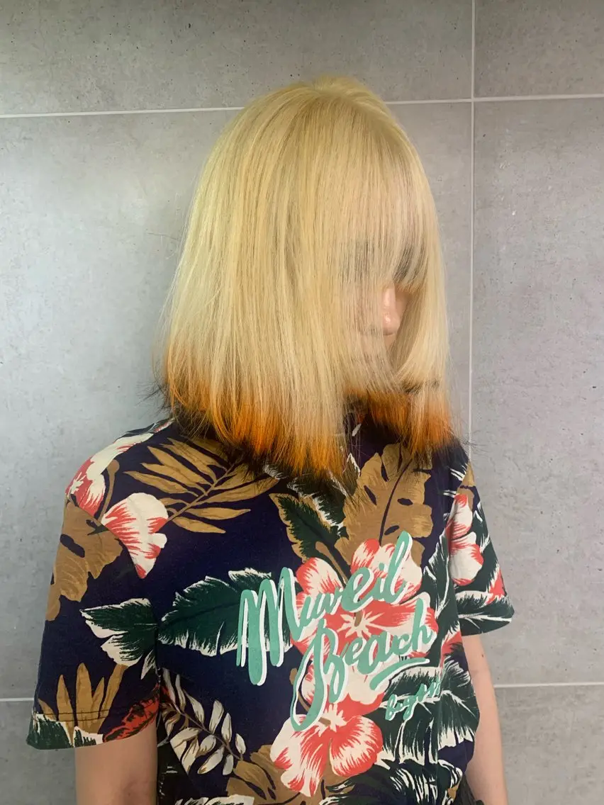 セミロング カラー ブリーチ 抜きっぱなしブロンド デザインカラー ヘアカラー トリートメント THE./ブリーチ 透感カラー/髪質改善のヘアスタイル