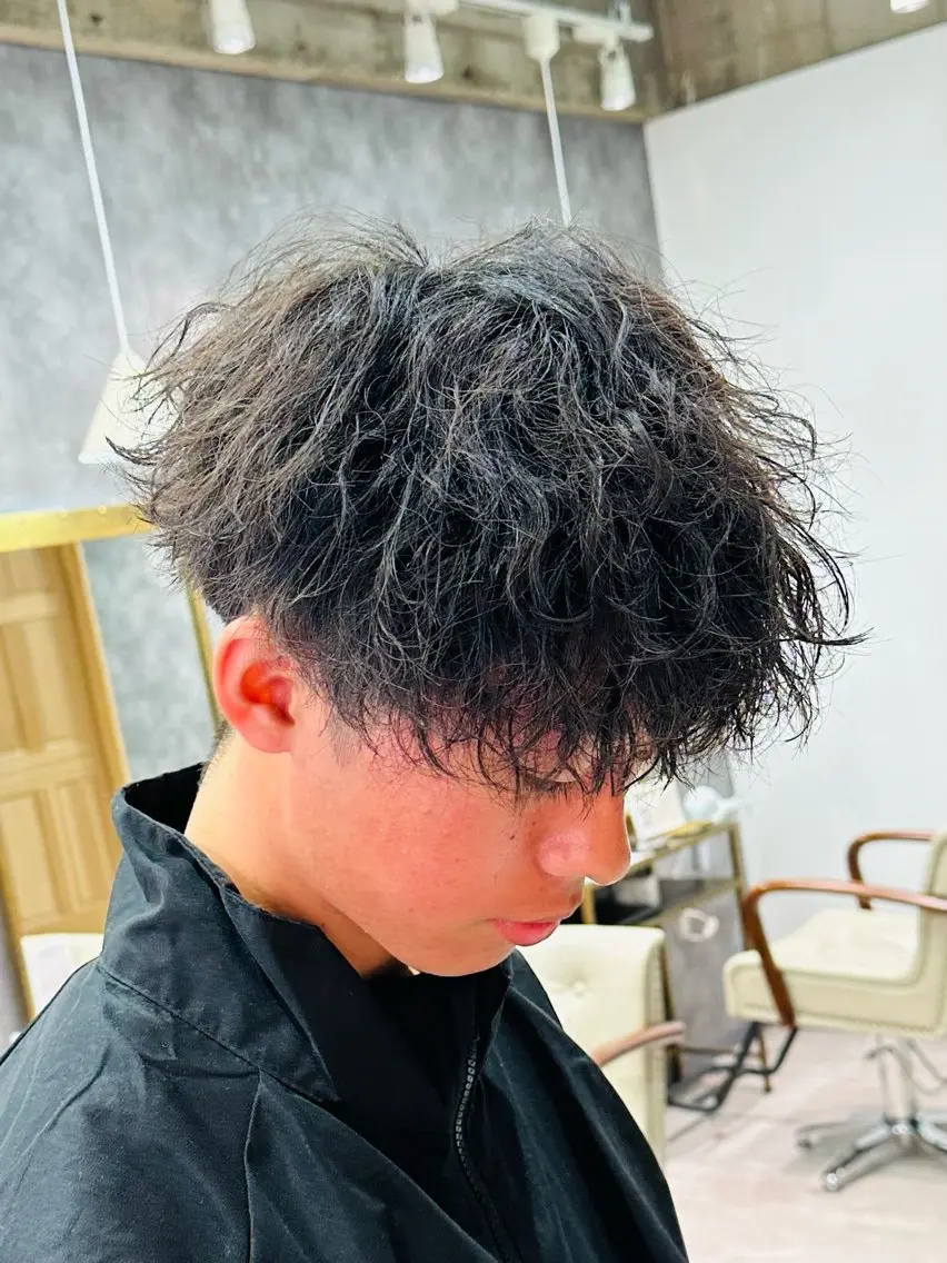 【人気Ｎｏ．4/MEN'S限定】メンズカット＋特殊パーマ(ツイスパ/波巻き/スペインカールなど)¥14330の写真