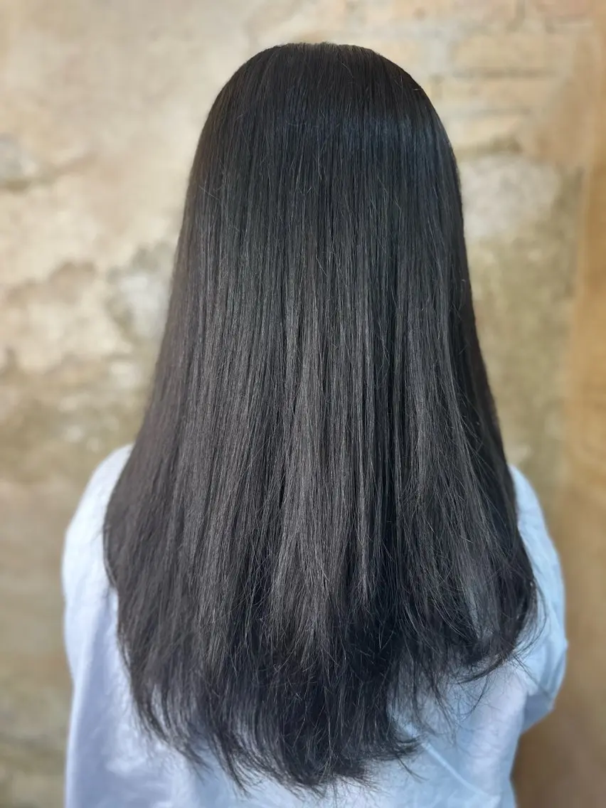 ロング カラー アッシュ アッシュグレー ブリーチ ブリーチなしカラー カット ヘアカラー トリートメント Flor 上大岡 🌱山本一葉🌱のヘアスタイル
