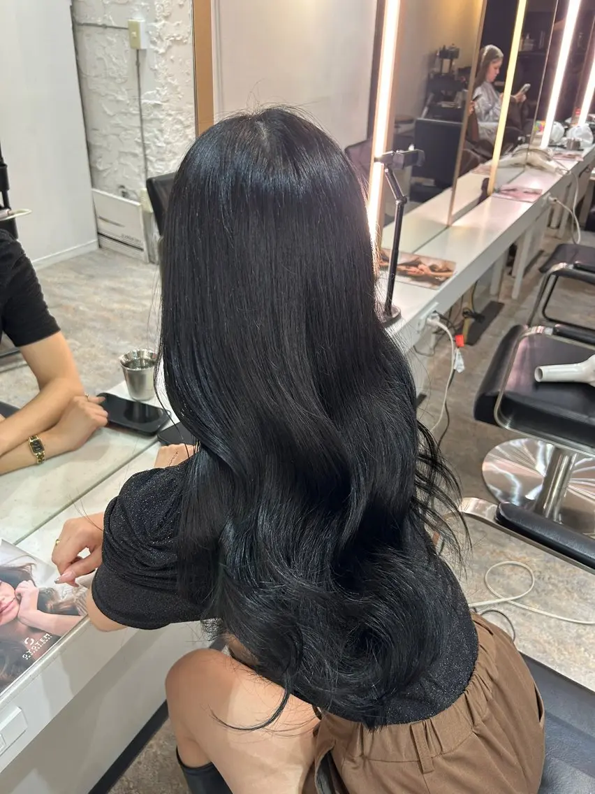 ロング カラー ブルーカラー ブルージュ カット ヘアカラー トリートメント レイヤーカット BLend 渋谷のヘアスタイル