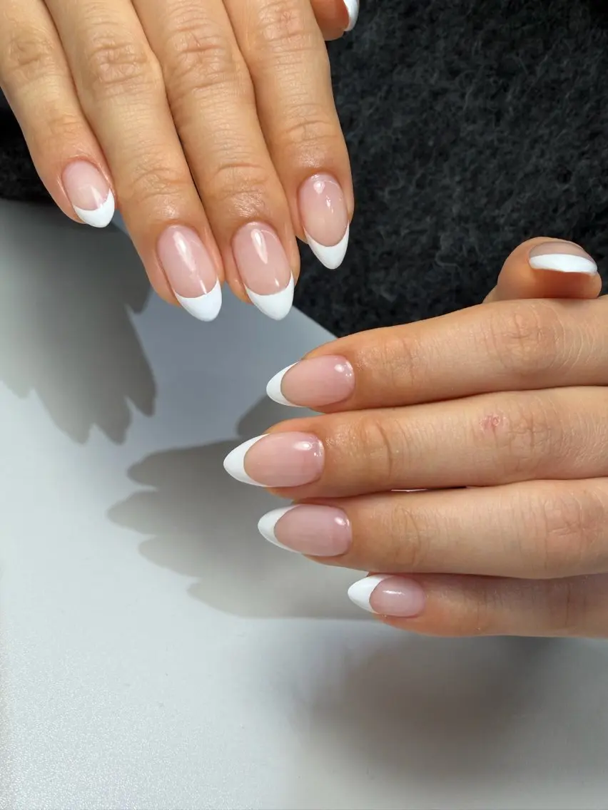 ネイル フレンチネイル シンプルネイル ハンドネイル Li'a AYAKAのネイルデザイン