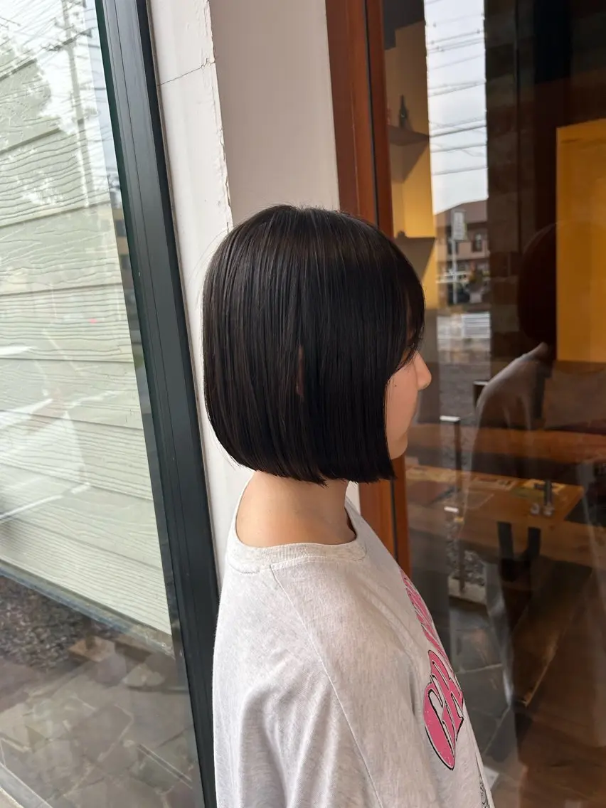 ショート ボブ レイヤーカット カット 村松 麻菜のヘアスタイル