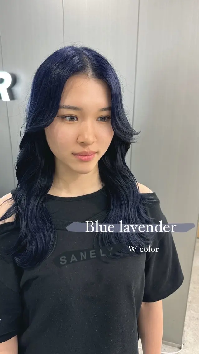 ロング カラー 暗髪🩶ラベンダー/ ブルー/ユウナ🤍のヘアスタイル
