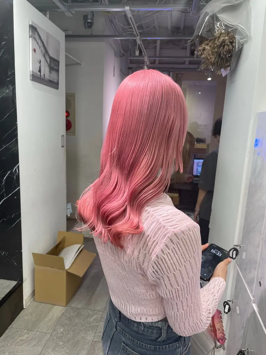 ロング カラー ブリーチ ハイトーンカラー ピンクカラー 髪質改善 トリートメント ヘアカラー トリートメント 🌈プルエクステ& ハイトーン🌈関飛鳥のヘアスタイル