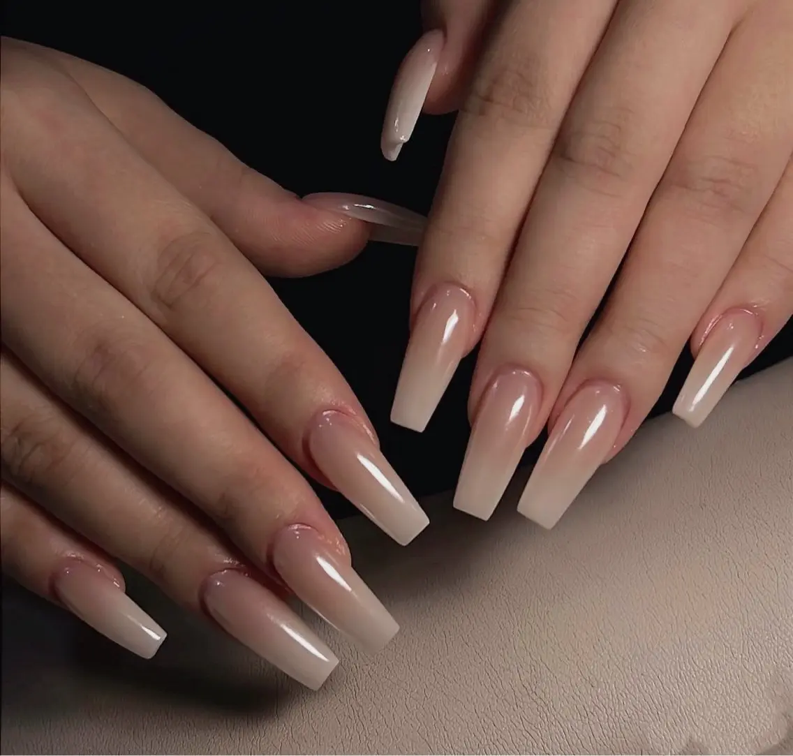 ネイル アートネイル ボルドー フレンチネイル ジェルネイル 氷ネイル・うるうるネイル ハンドネイル Julie NailSalonのネイルデザイン