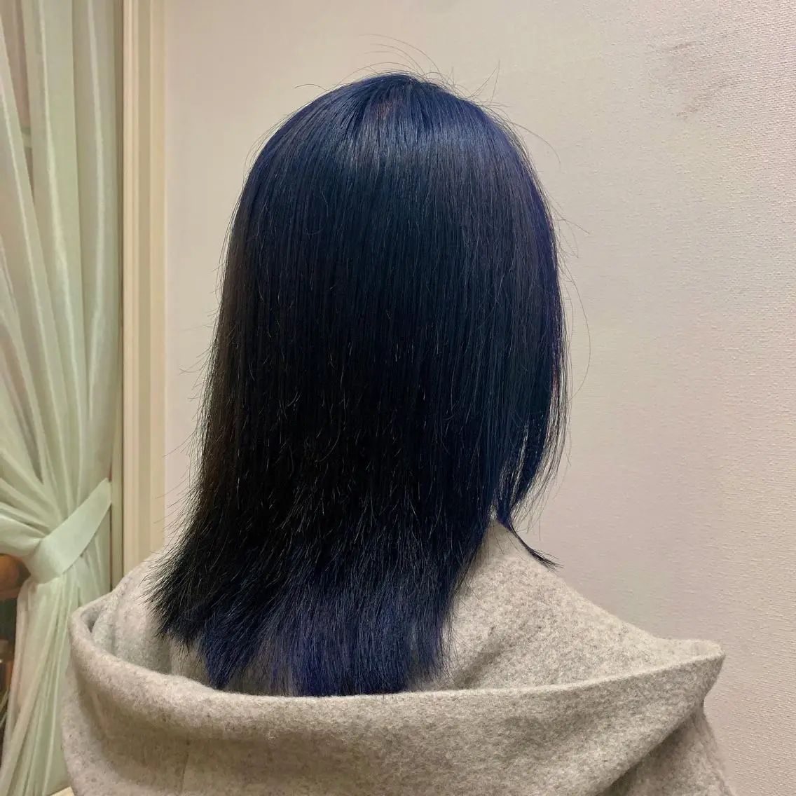 カラー ブリーチ ブルーカラー ネイビーカラー 染矢 優希のヘアスタイル