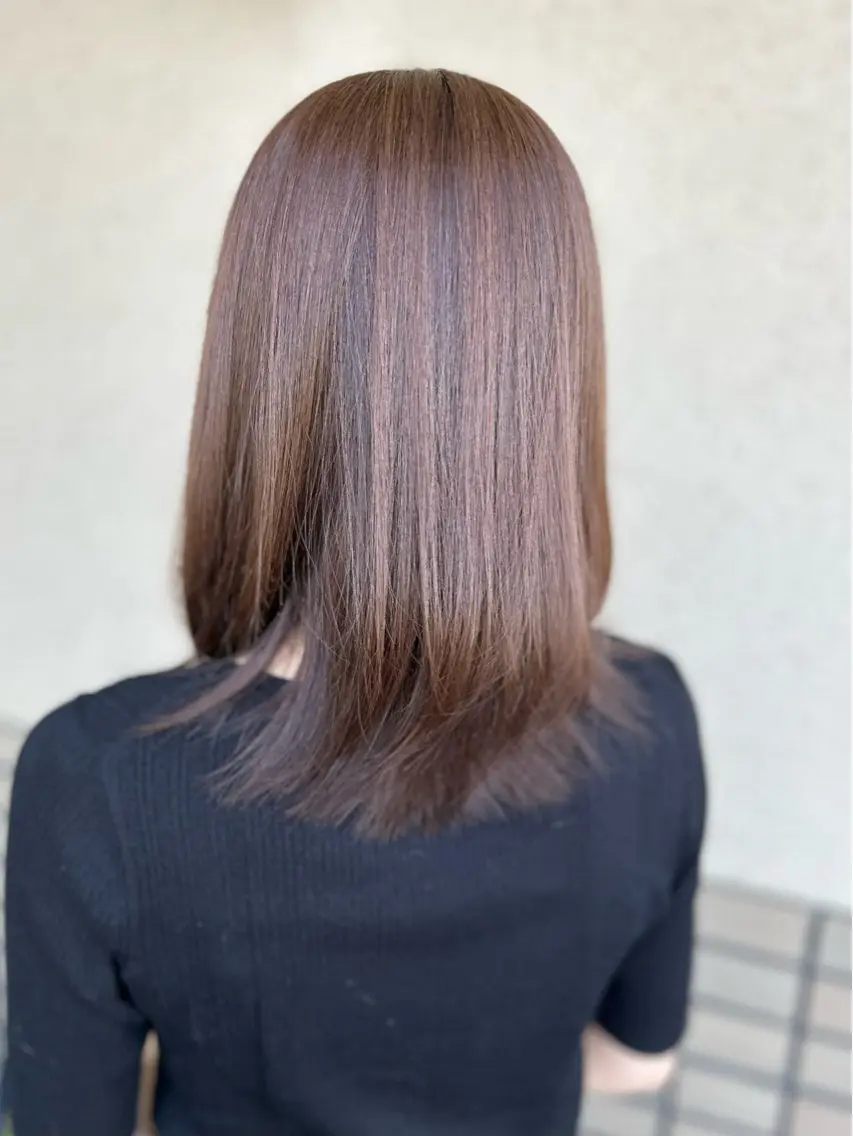 ミディアム カラー グレージュ バイオレットカラー バイオレットグレージュ レイヤーカット ローレイヤー カット ヘアカラー 沢田 瞳のヘアスタイル