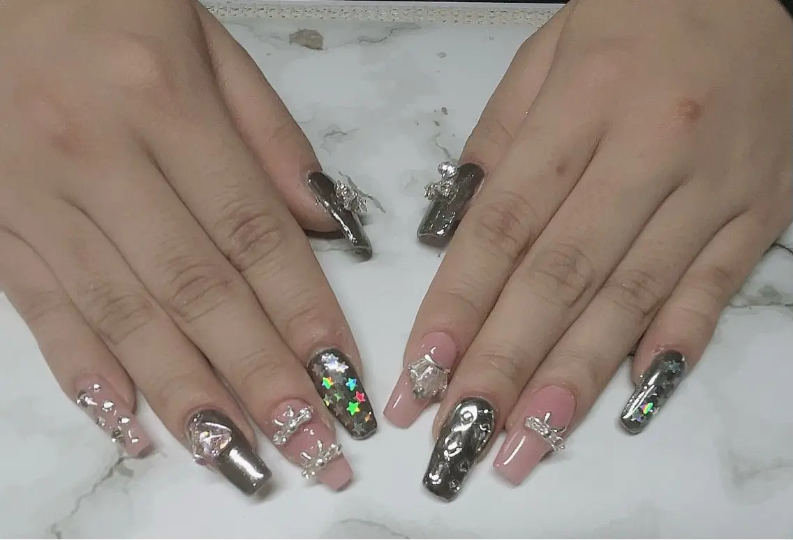 ネイル 長さ出し ストーンネイル Star Beautyのネイルデザイン