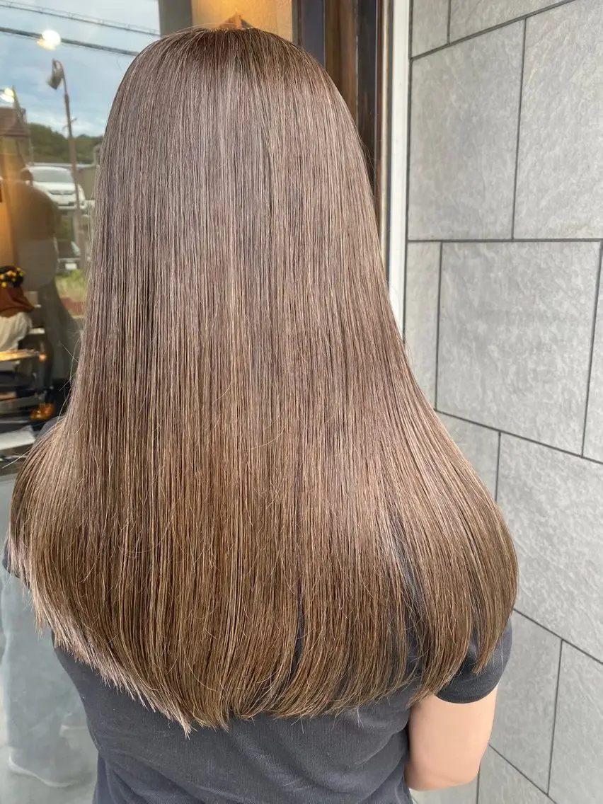カラー 寺本 玲花のヘアスタイル