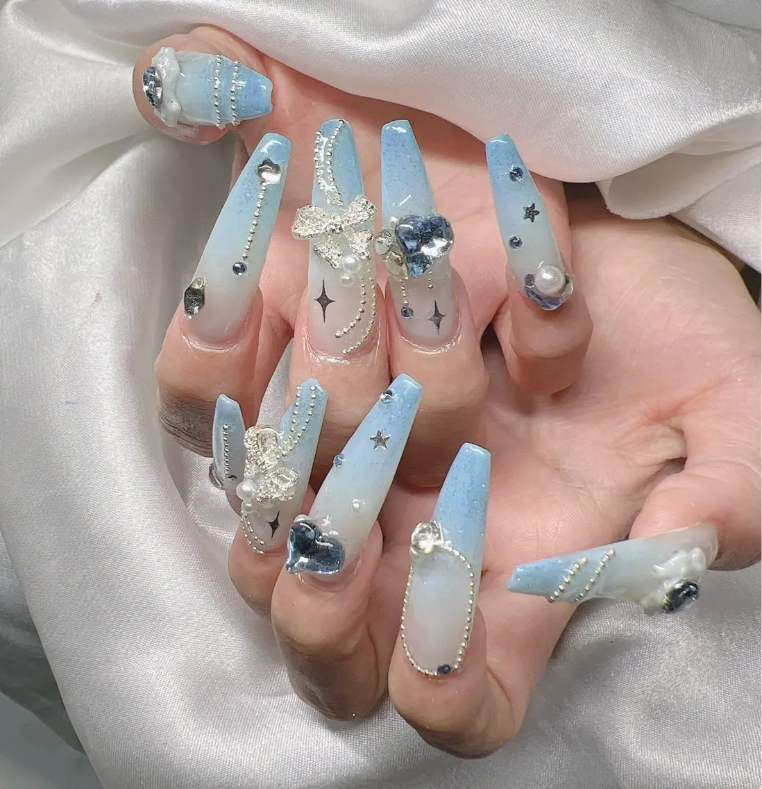 ネイル 長さ出し グラデーション 卒業式 キラキラネイル マグネットネイル ハンドネイル Lee Nailsのネイルデザイン