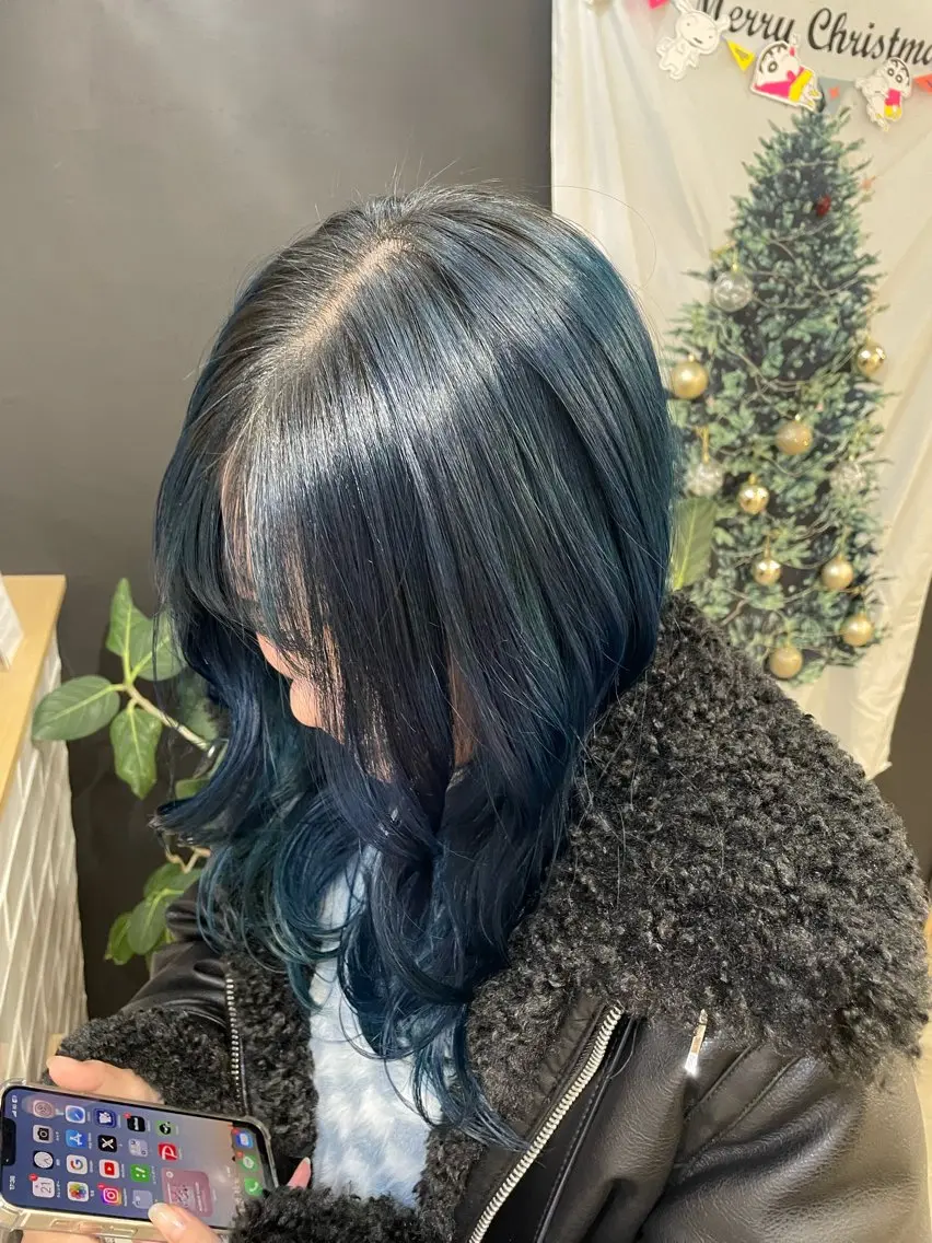 ロング カラー ブルーカラー ネイビーカラー ヘアカラー トリートメント 平澤 萌香のその他イメージ