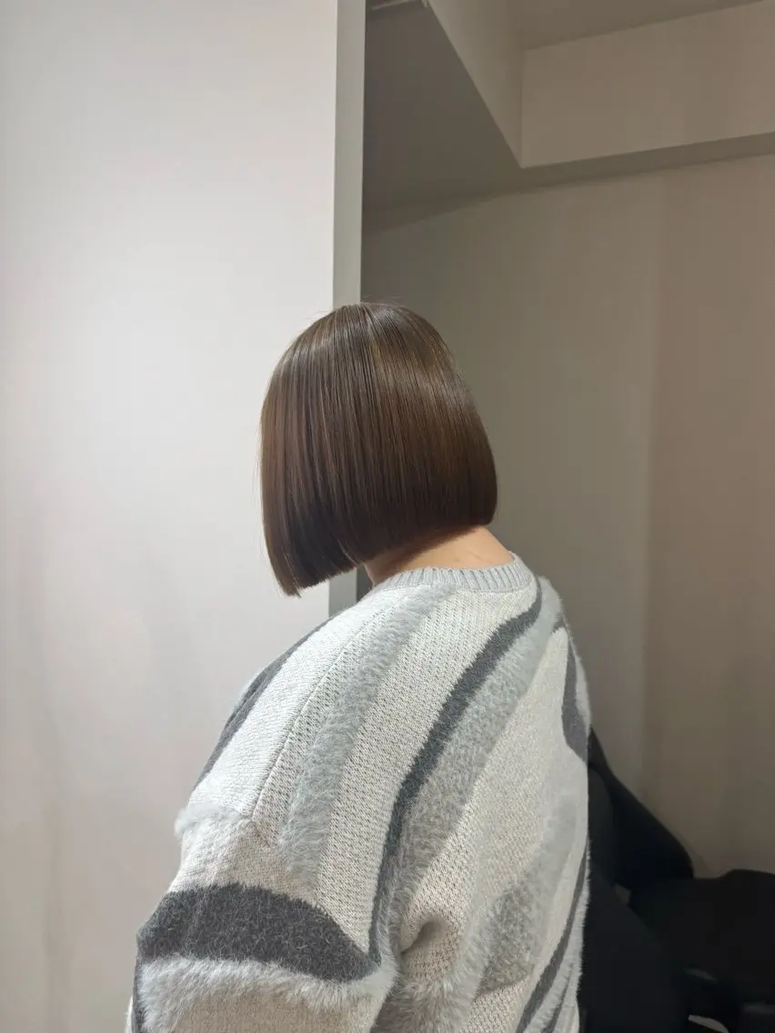 ショート カラー 大人な抜け感レイヤー remi🖤のヘアスタイル