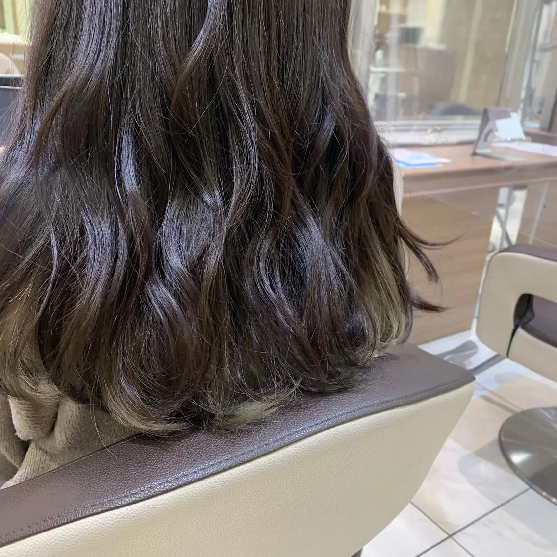 ロング カラー ヘアアレンジ 小白井 由美のヘアスタイル