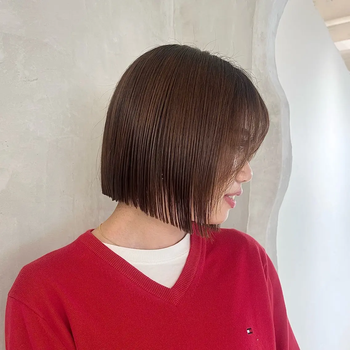 ミディアム カット 縮毛矯正 トリートメント 切りっぱなしボブ/ 艶カラー/綾莉のヘアスタイル