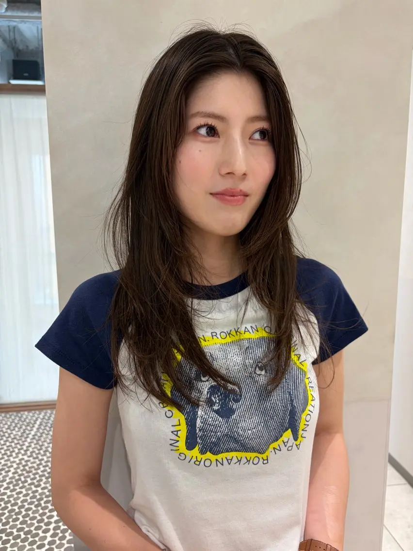 ミディアム カラー レイヤーカット カット ヘアカラー トリートメント 砂原 ひよりのヘアスタイル