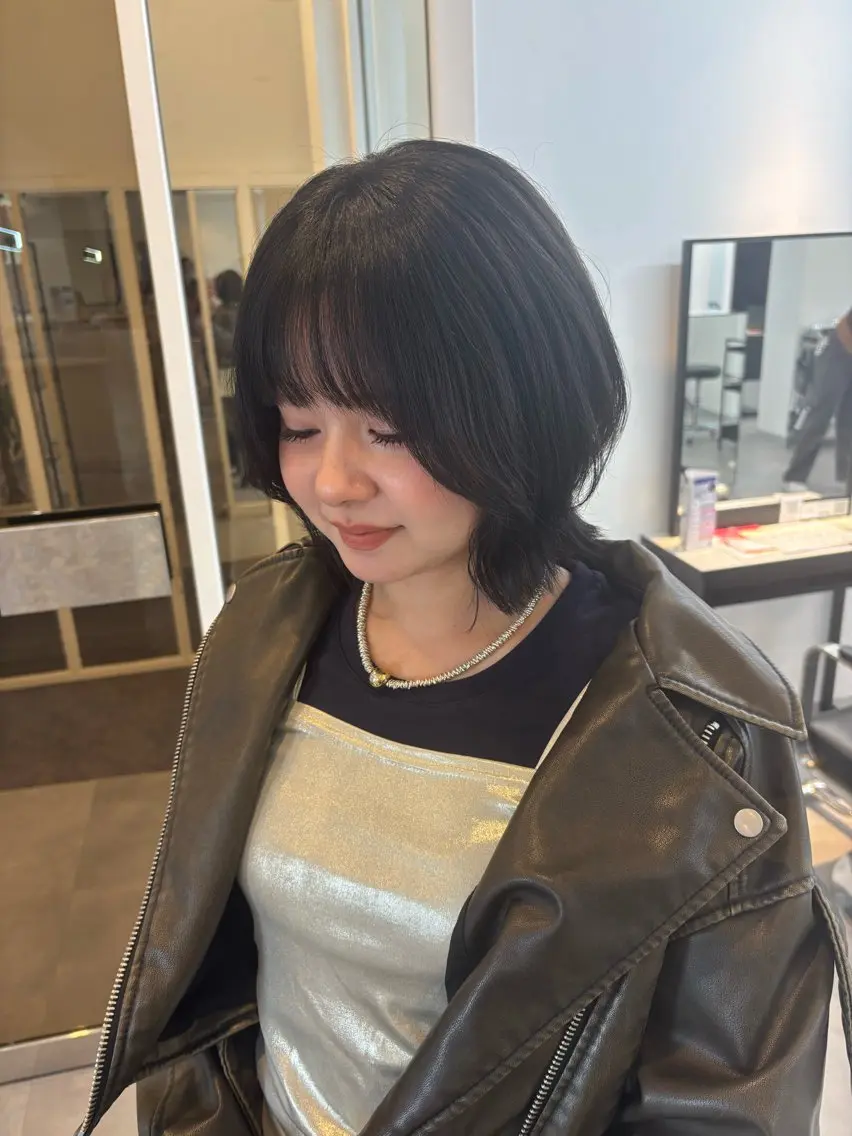 ショート ボブ 外ハネヘア カット 鍋嶋 涼香のヘアスタイル