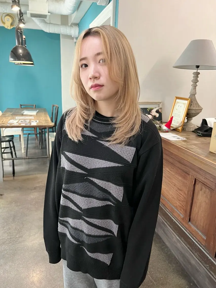 セミロング 顔まわりレイヤー 顔周りカット レイヤーカット カット 千葉 郁也のヘアスタイル