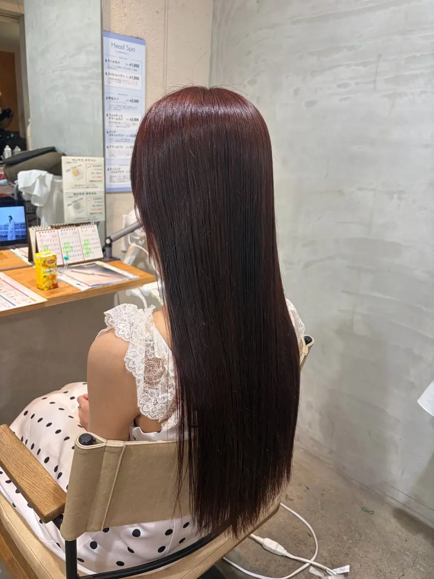 ロング カラー ブラウンカラー カシス ピンクカラー ヘアカラー momoka オリーブ/ベージュのヘアスタイル