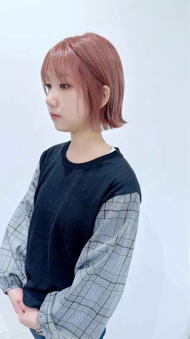ショート カラー ヘアカラー トリートメント 小顔レイヤー/ ベージュ🤍Rieのヘアスタイル