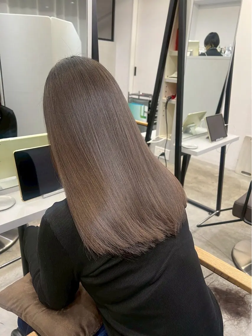 セミロング パーマ 縮毛矯正 ハイトーンカラー が絶対可愛い✨泰聖✨のヘアスタイル